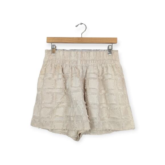 H&M Beige Fringe Pattern Pull On Shorts - Picture 1 of 6